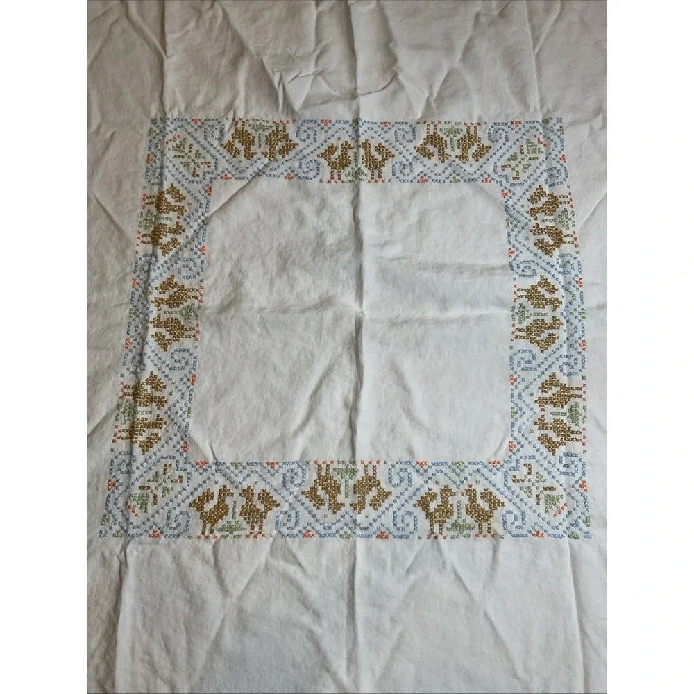 Vintage Linen Embroidered Roosters Tablecloth 39 X 40